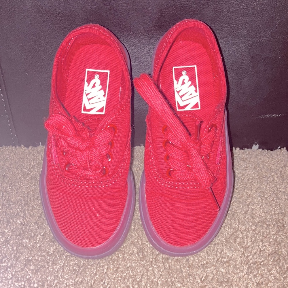 11C RED VANS